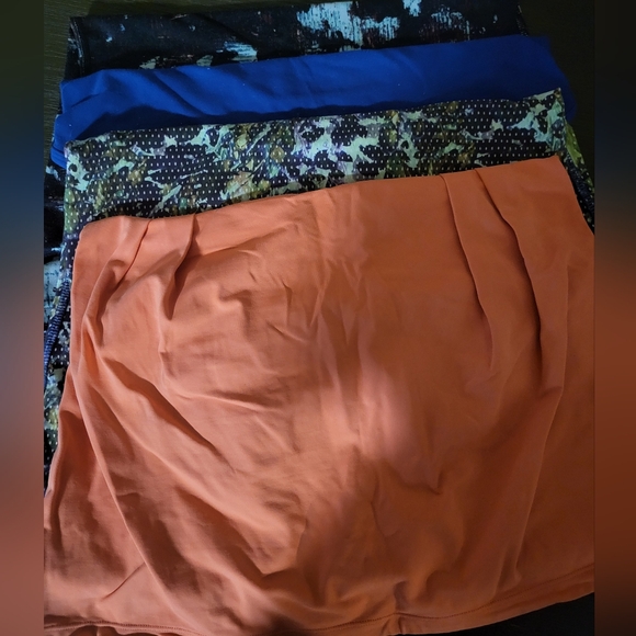 Lululemon tank top bundle~medium 8/10. - Picture 12 of 16